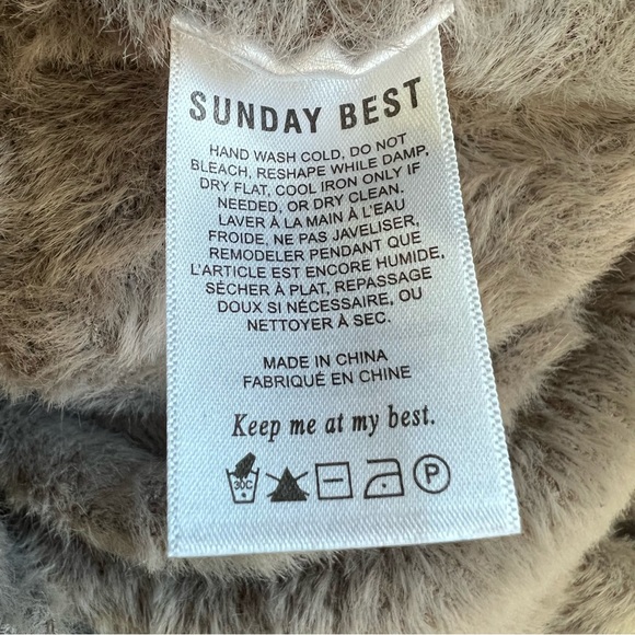 Aritzia Sunday Best Fuzzy Kitten Sweater Size S - Picture 6 of 6